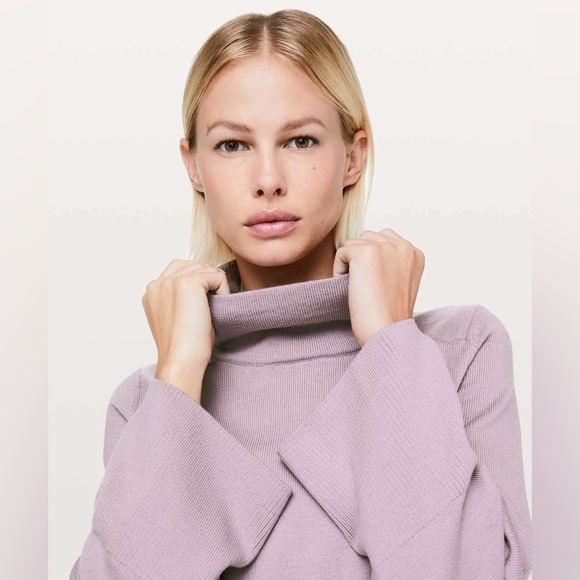 LULULEMON City Trek Turtleneck (Merino) - Picture 2 of 10